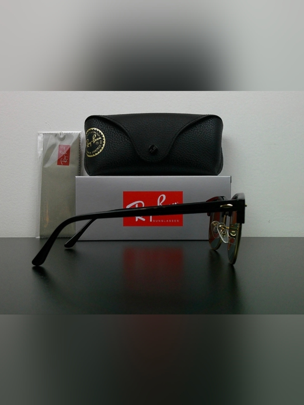 New With Box Ray-Ban Clubmaster Black/Gold Frame Black Lenses G-15 Lens - Picture 4 of 4